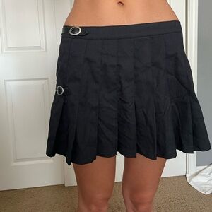 Brandy Melville Black Pleated Skirt